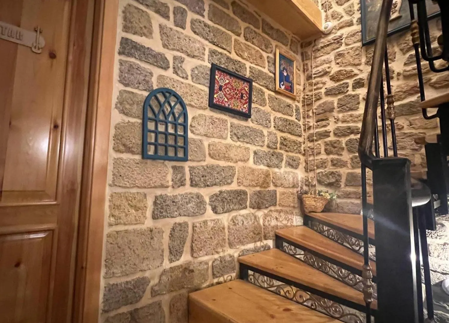 Old Rooms Hotel Baku