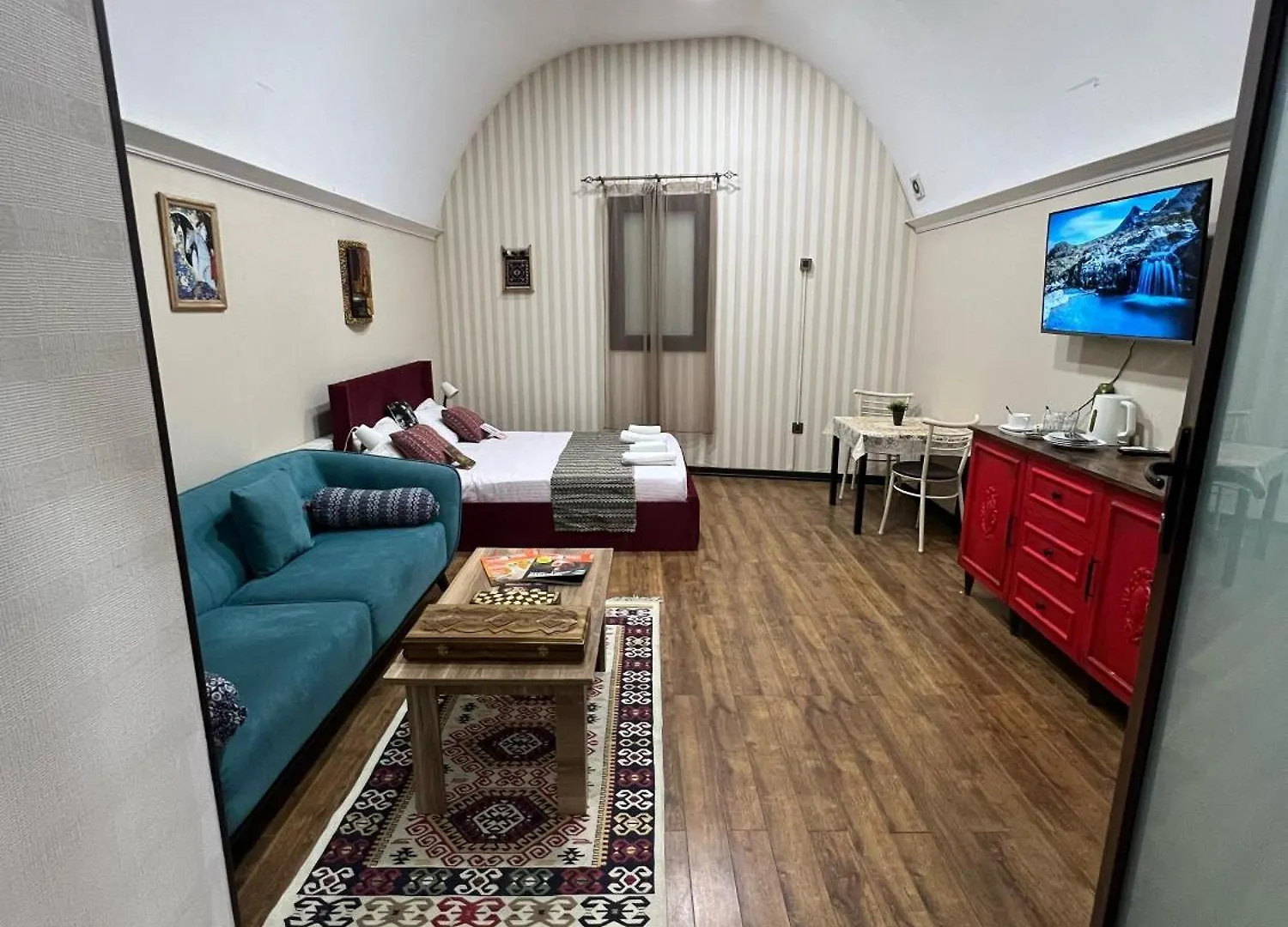 Old Rooms Hotel Baku