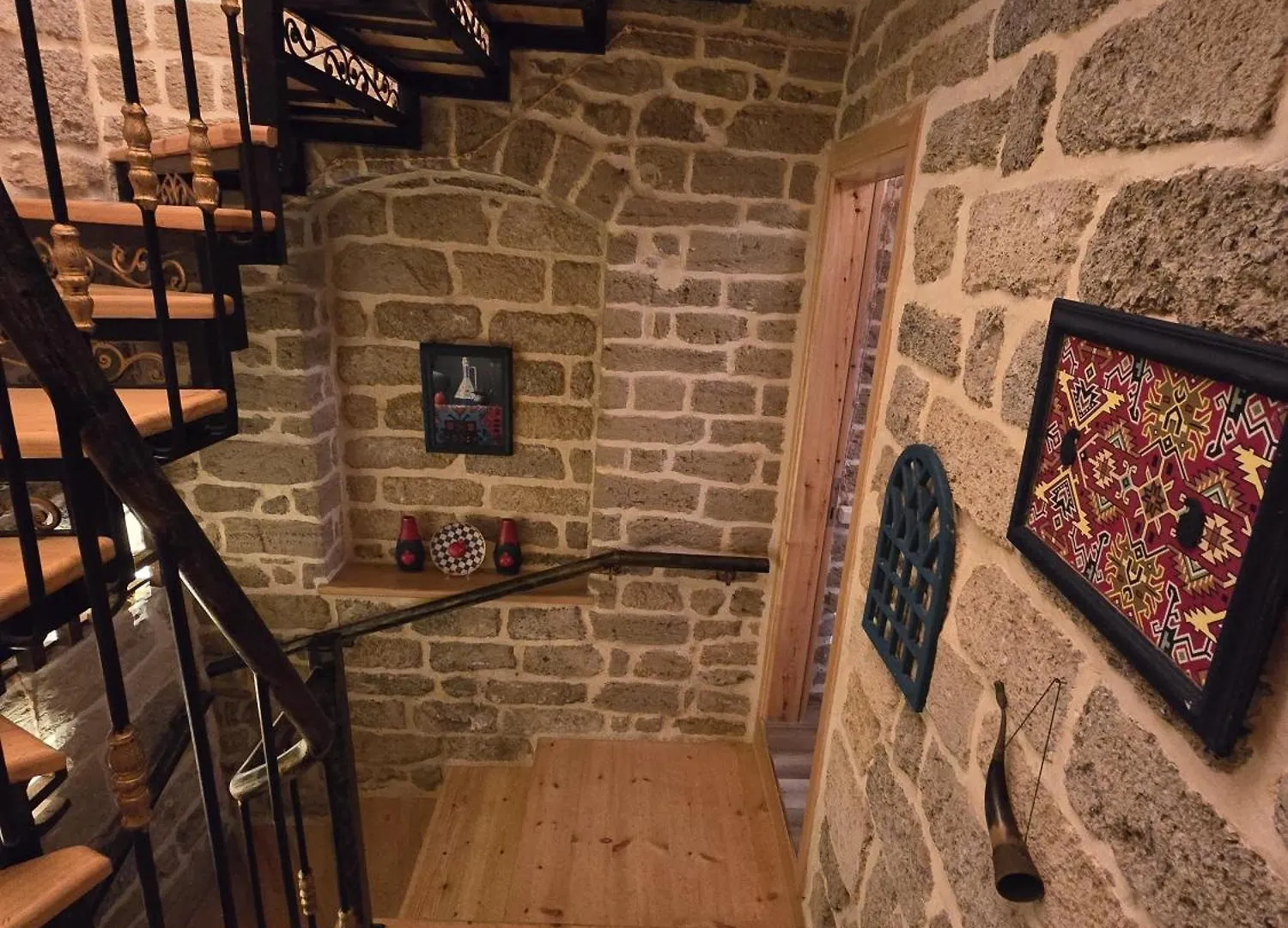Old Rooms Hotel Baku